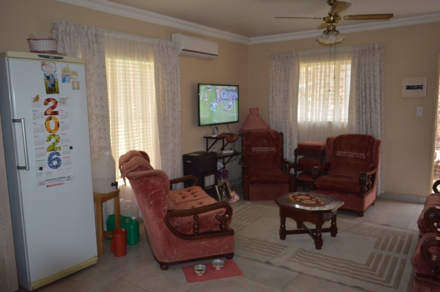 4 Bedroom Property for Sale in Flimieda North West
